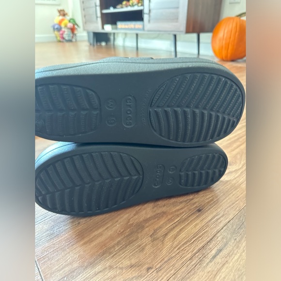 Crocs Women's Via Platform Sandals - Picture 5 of 6